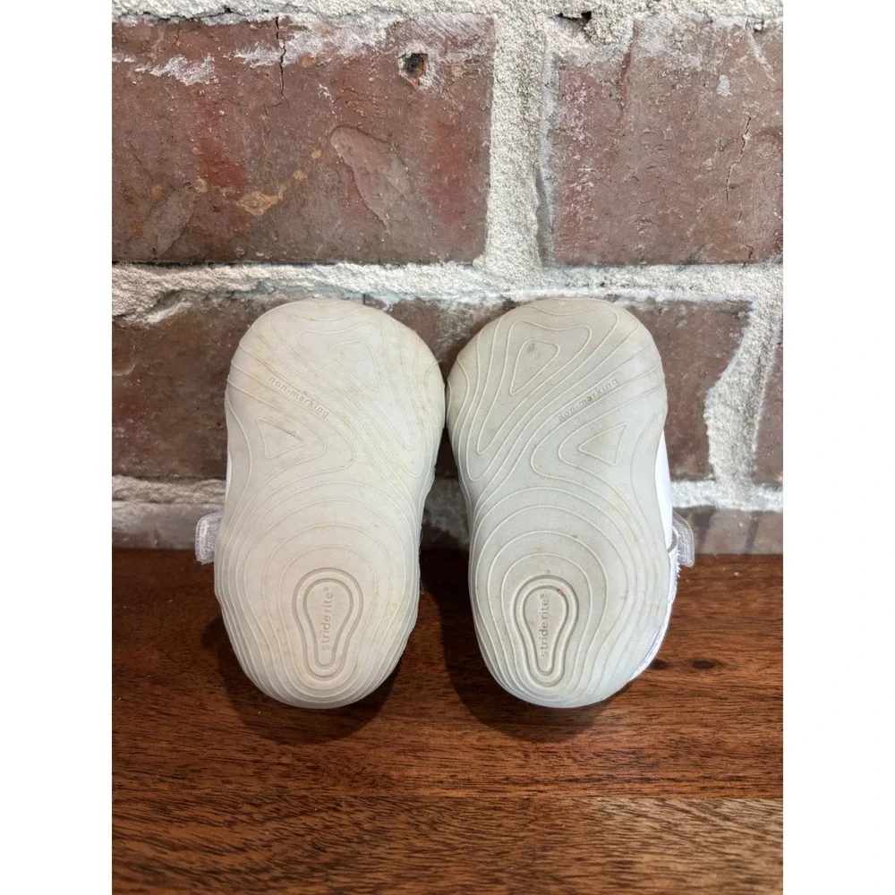 Stride Rite Mira Infant Size 2M Girls White Leather Floral Shoes Mary Jane
